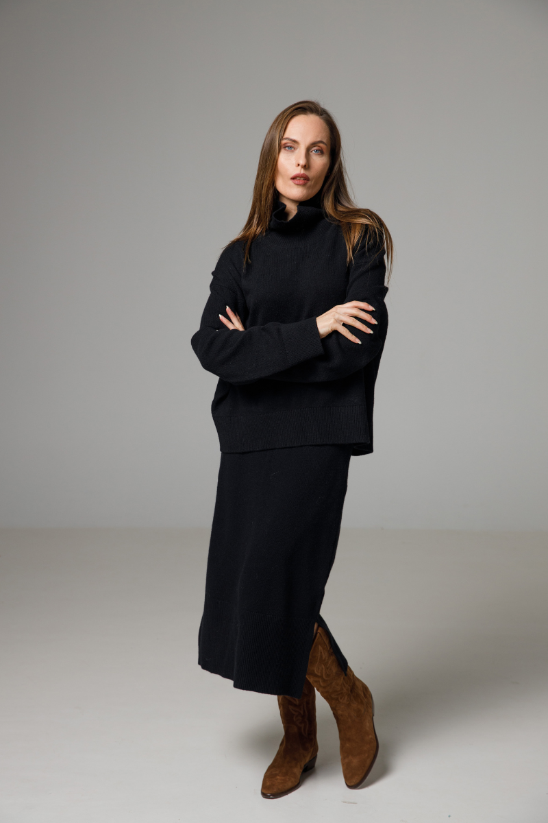Black - Cashmere – merino wool skirt with lining